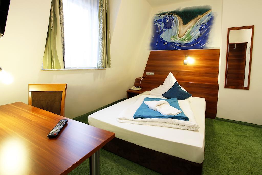 Warsteinerhof By Centro Comfort Cologne Chambre photo